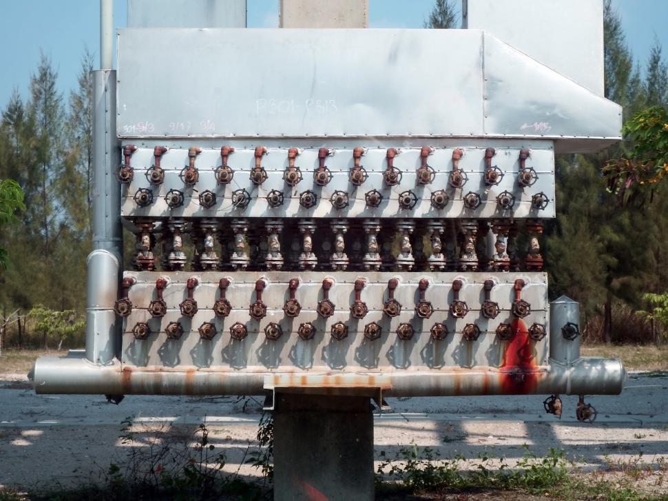 Free Image of Pipeline Junction  Valves  