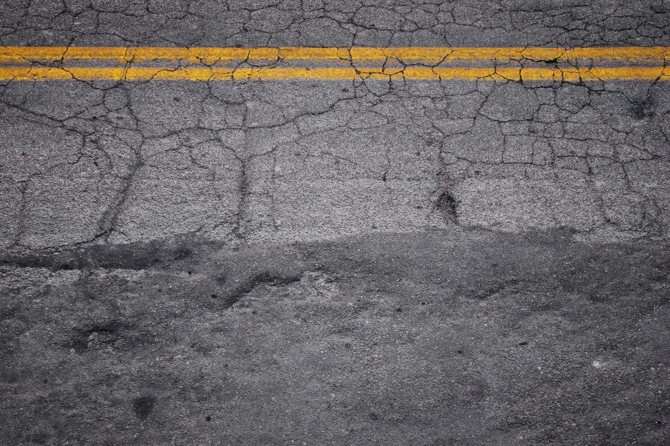 Free Image of Double Yellow 