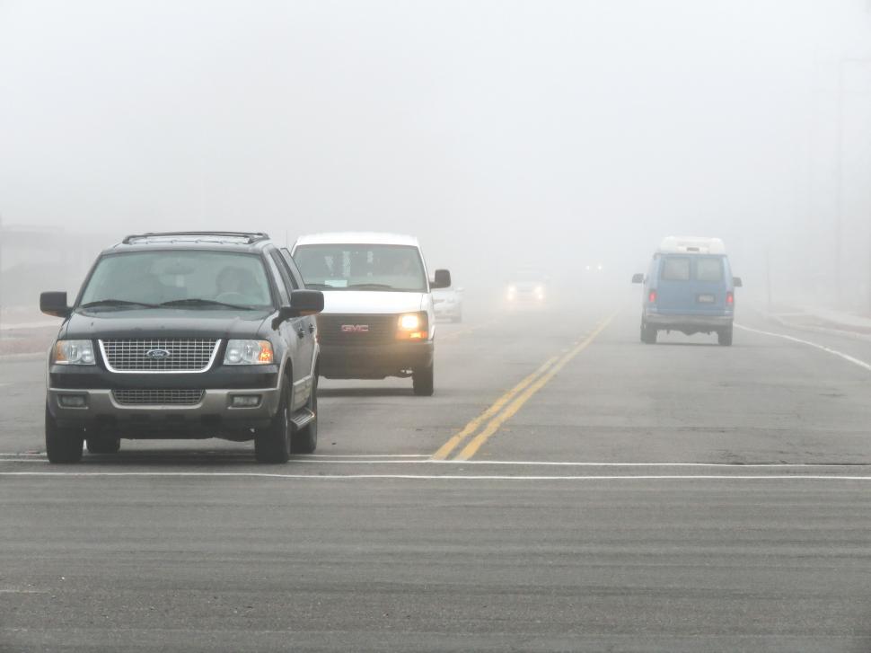 Free Image of Cars in fog 