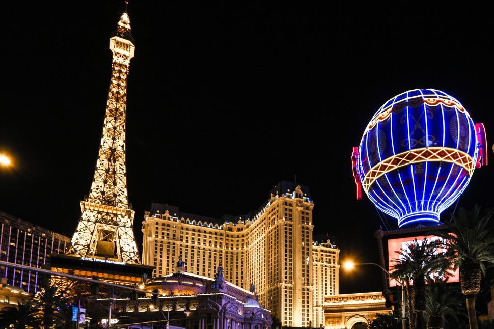 Free Image of Eiffel Tower Restaurant During Night 