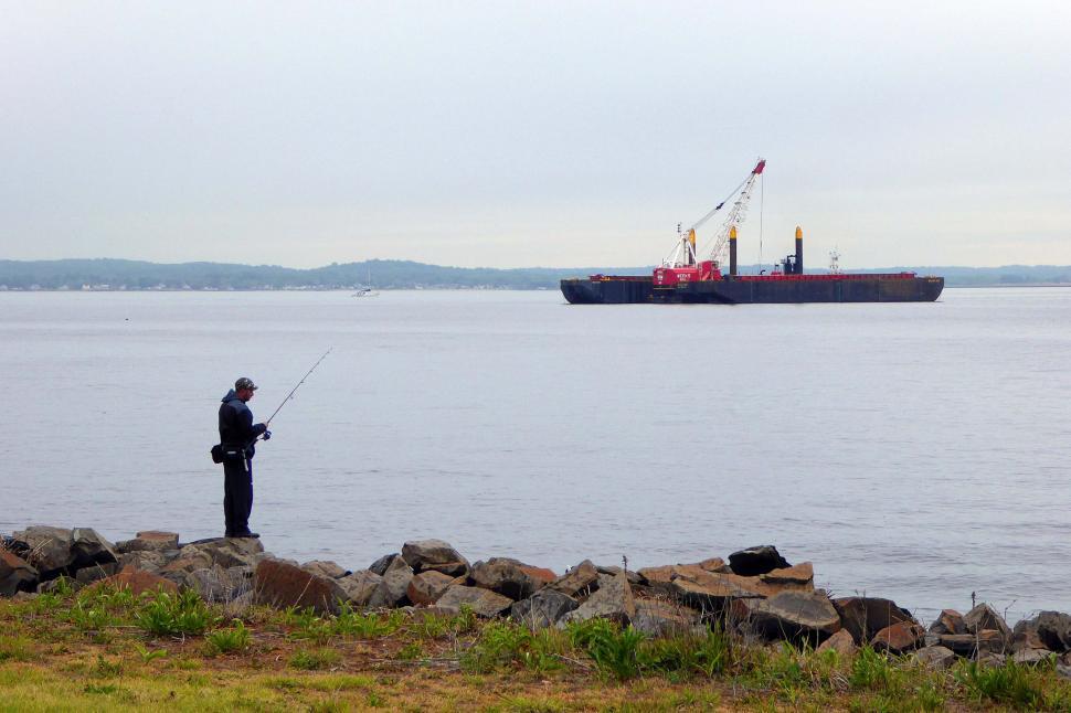 Free Image of Fishman and Barge 