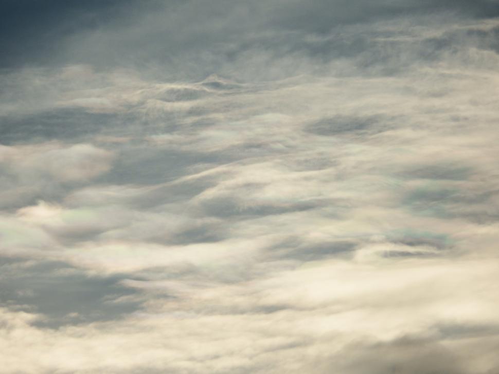 Free Image of Thin Clouds 