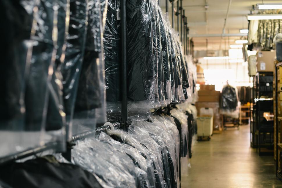 Free Image of Dry cleaner 