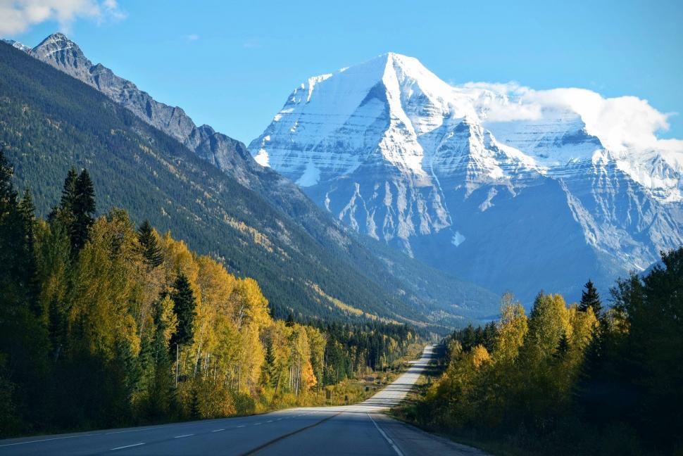 Free Image of Road Leading to Mountain in Distance 