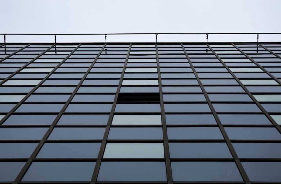 Free Image of Towering Skyscraper With Numerous Windows 