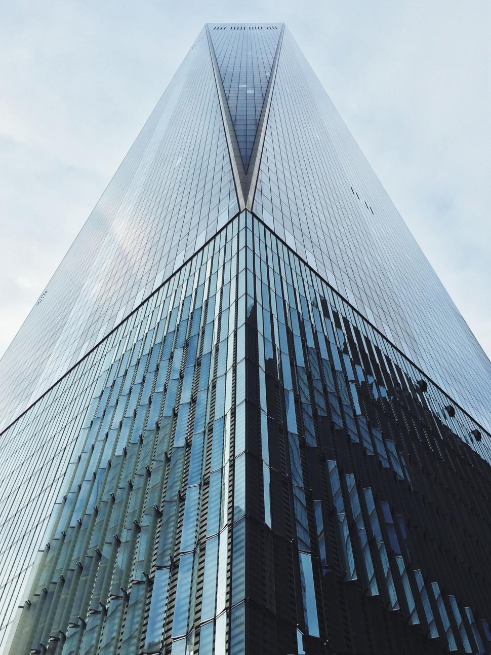 Free Image of Towering Skyscraper Reaching Towards Sky 