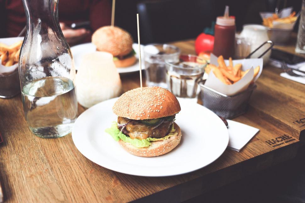Free Image of Hamburger on White Plate 