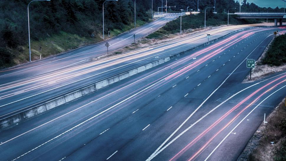 Free Image of Busy Highway With Heavy Traffic 