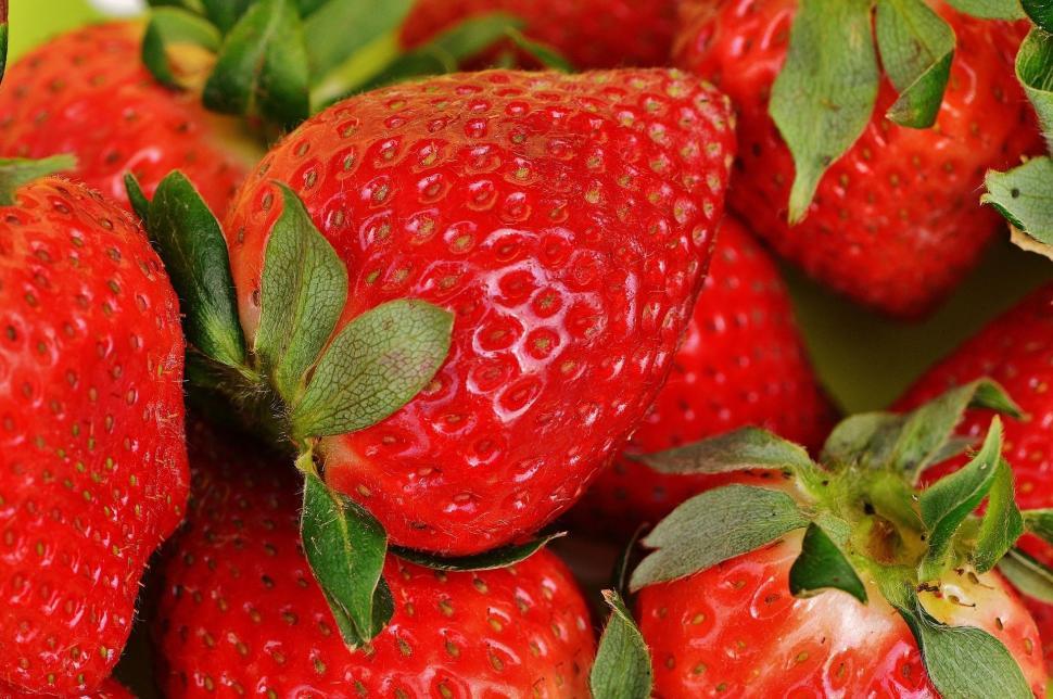 Free Image of Close Up of a Bunch of Strawberries 