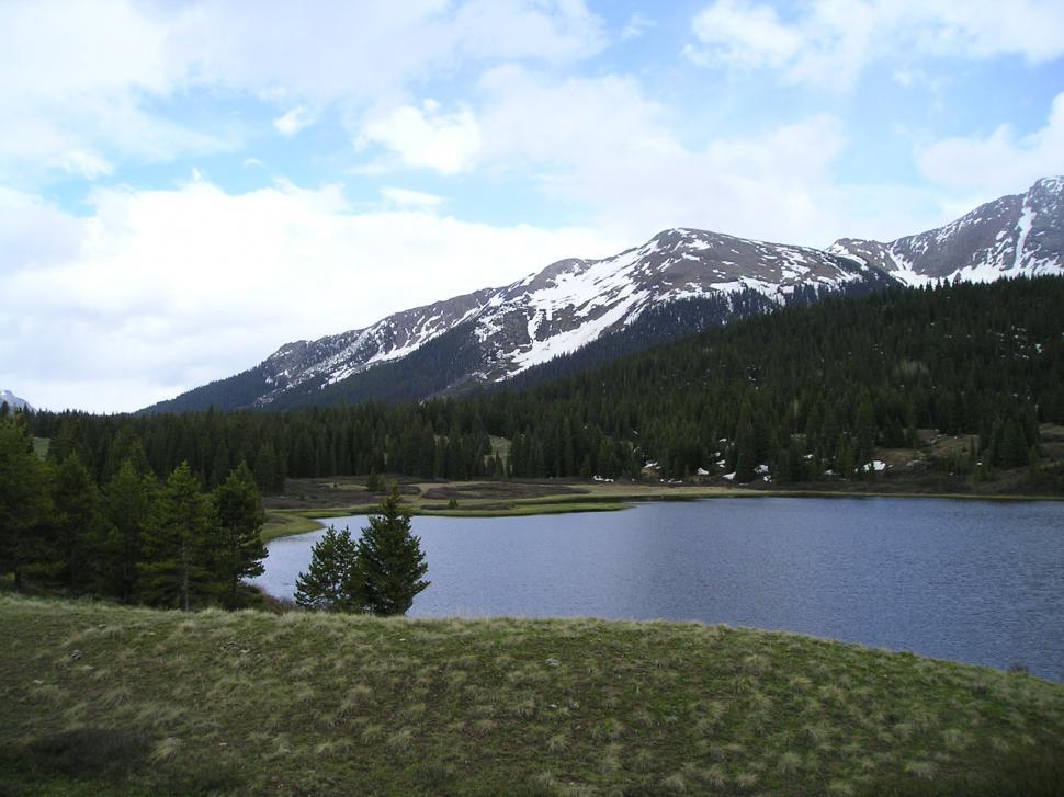 Free Image of Lake in the Mountains in Colorado 