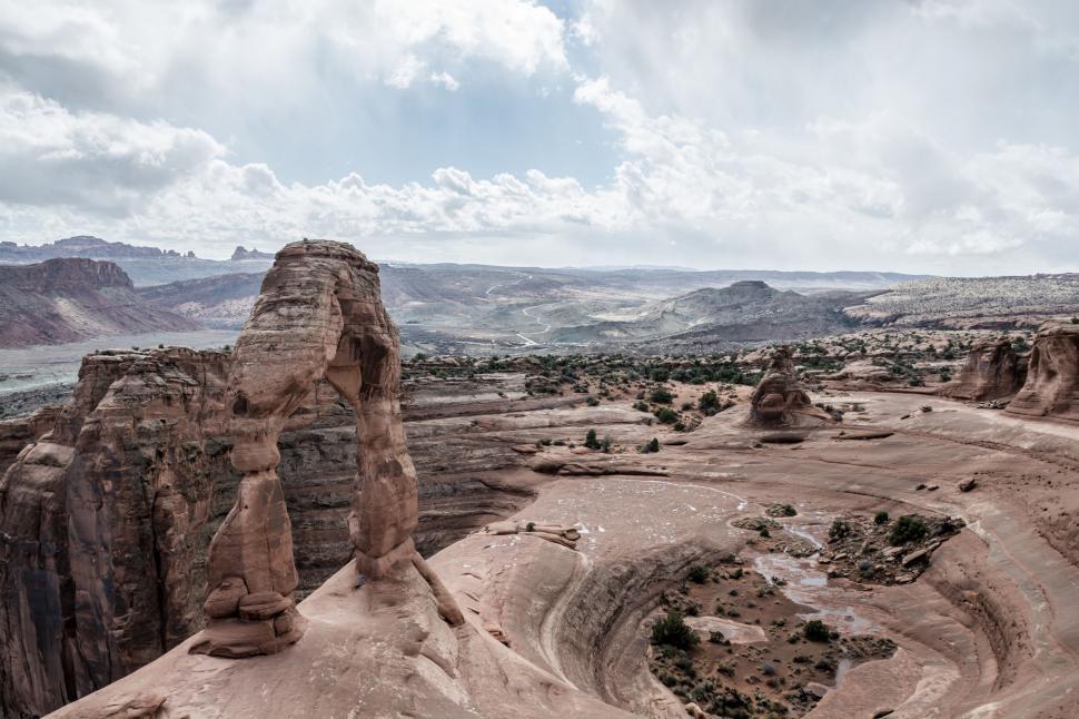 Free Image of Desert Landscape With Rocks and Mountains 