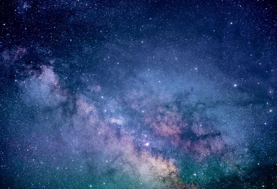 Free Image of Night Sky Filled With Stars and Clouds 