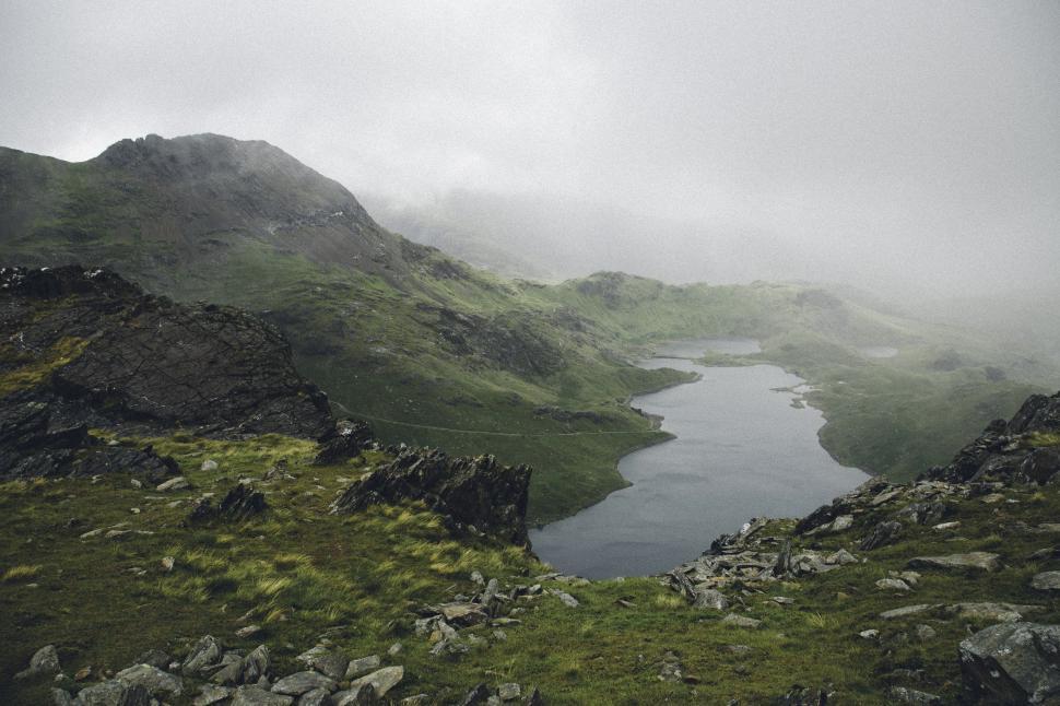 Free Image of Mountain With a Body of Water 