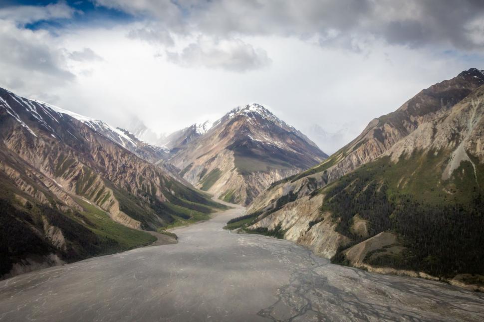 Free Image of Scenic Route Through Mountain Range 