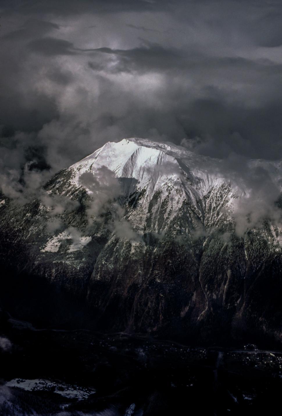 Free Image of Snow Covered Mountain 