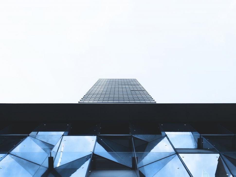 Free Image of Towering Skyscraper Dominating Urban Landscape 