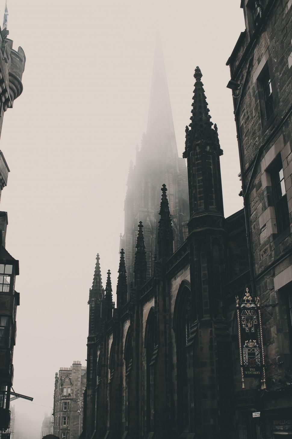 Free Image of City Street in Black and White 
