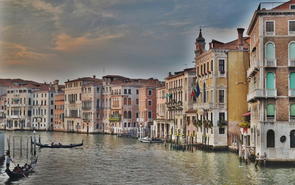 Free Image of Row of Buildings Alongside Waterfront 