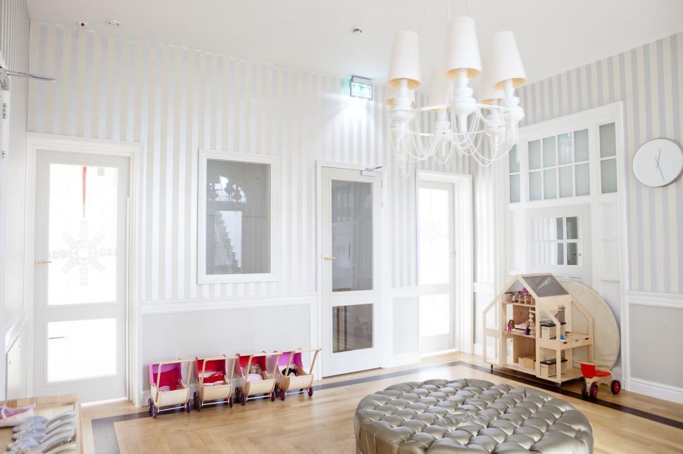 Free Image of Elegant Living Room With Chandelier and Furniture 