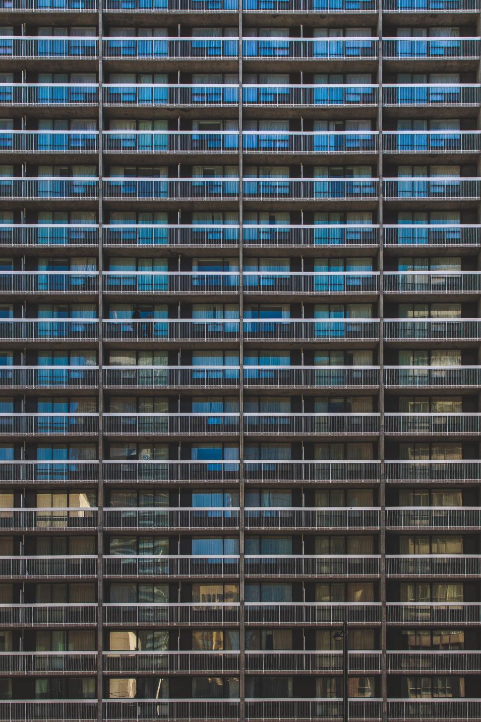 Free Image of Majestic Skyscraper With Numerous Windows 