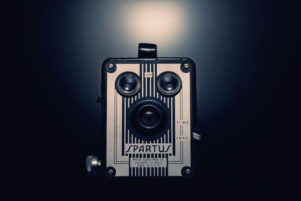 Free Image of Vintage Camera in Black and White 