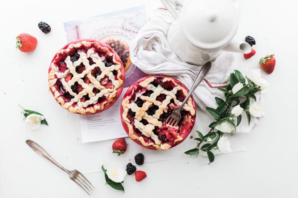 Free Image of Two Pies on a Table 