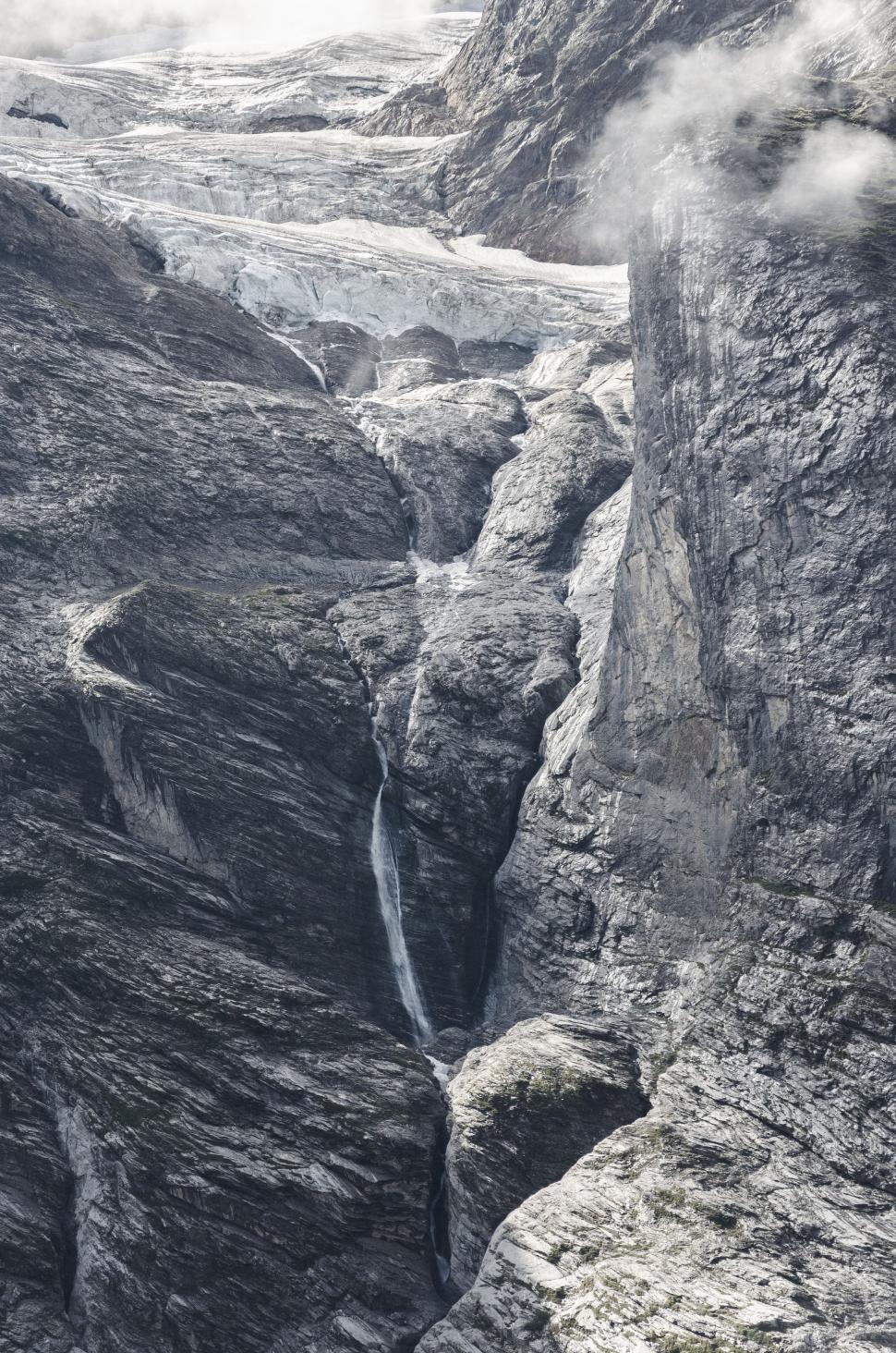 Free Image of Majestic Waterfall in Monochrome 