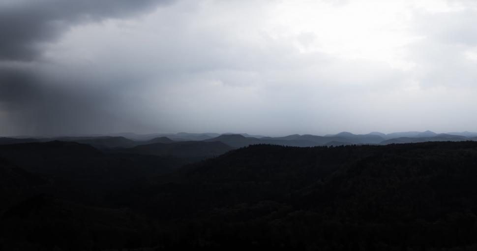 Free Image of Cloudy Sky in Black and White 