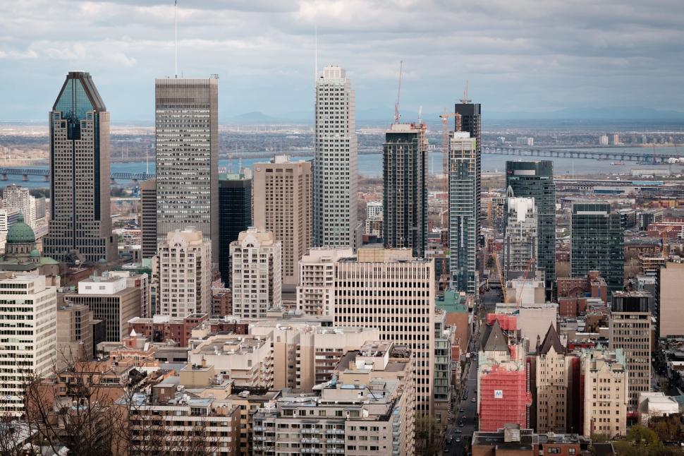 Free Image of Urban Skyline With Tall Buildings 