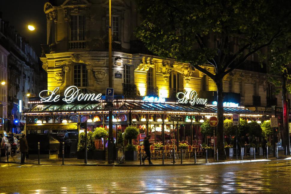 Free Image of Restaurant at night 