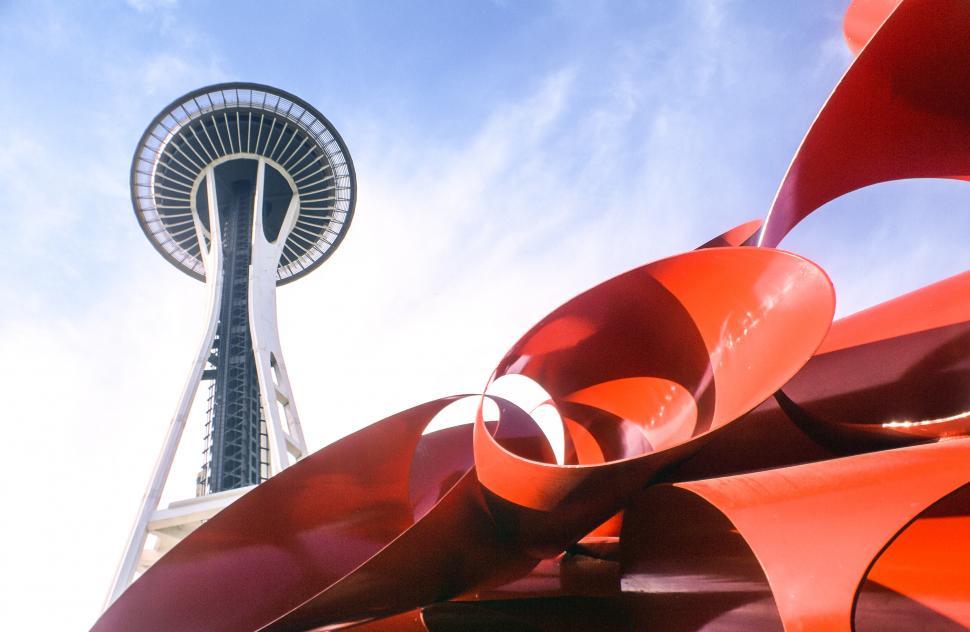Free Image of Space Needle and Sculpture in Seattle 