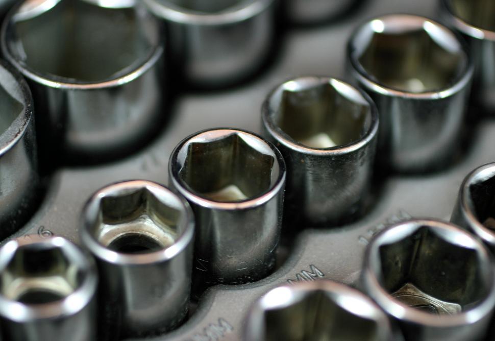 Free Image of Lugnuts 