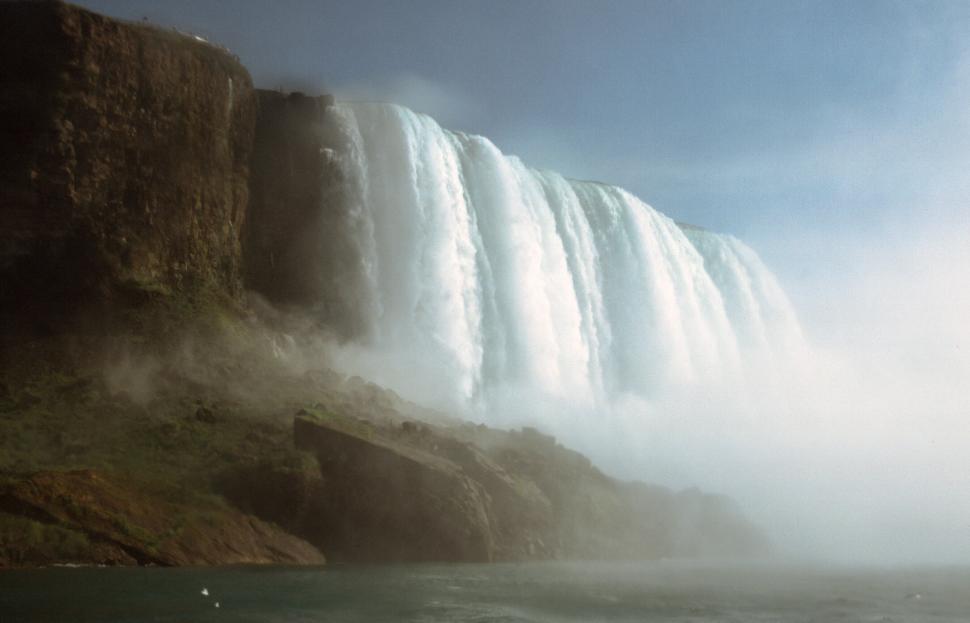 Free Image of American Falls from below 