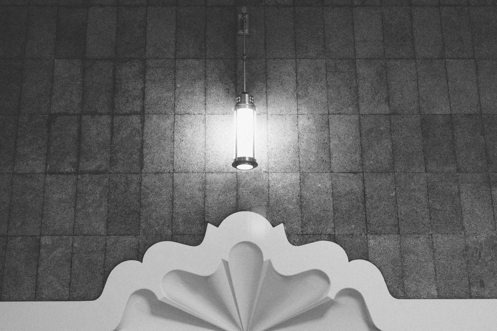 Free Image of Overhead View of Bed With Lamp 