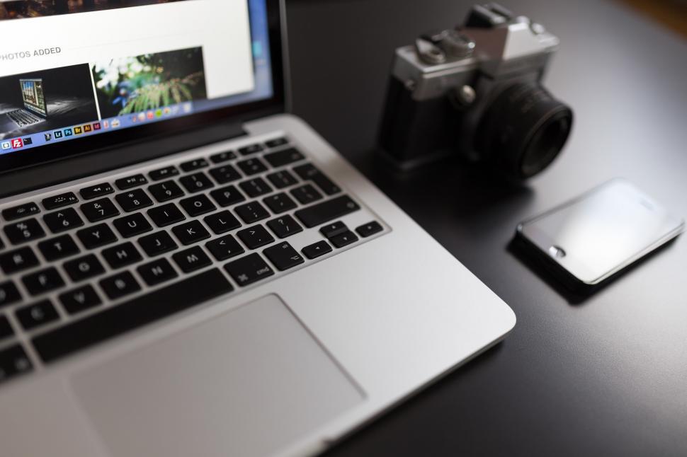 Free Image of Laptop Computer on Desk 