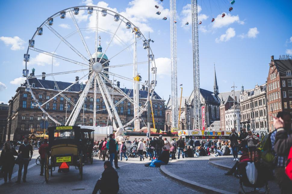 Free Image of Large Ferris Wheel in the Middle of a Street 