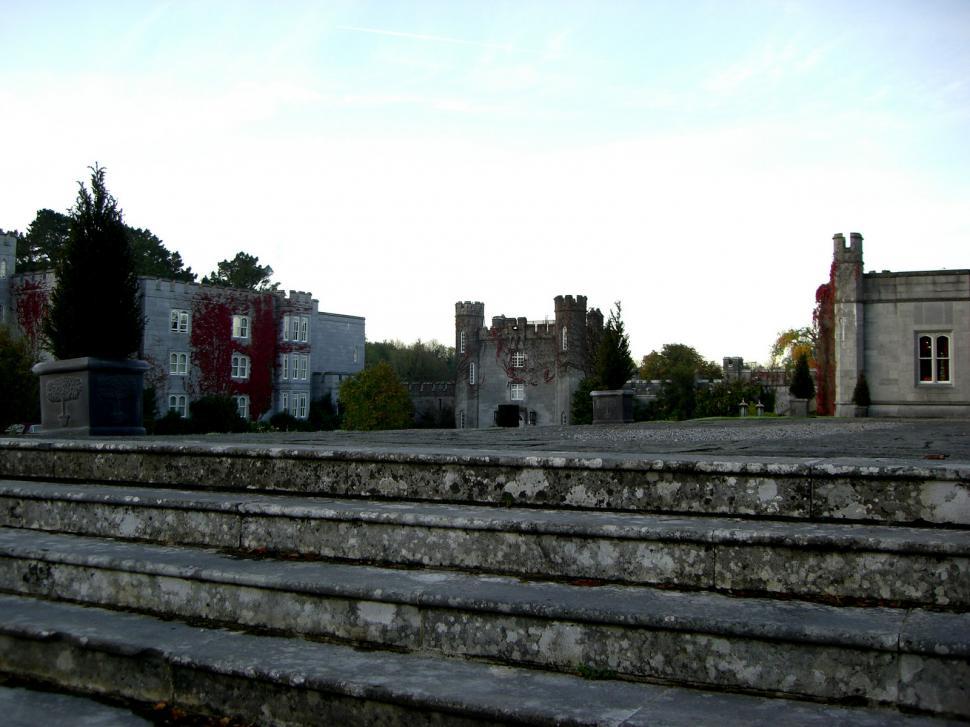 Free Image of Steps of Ireland - Dromoland Castle 