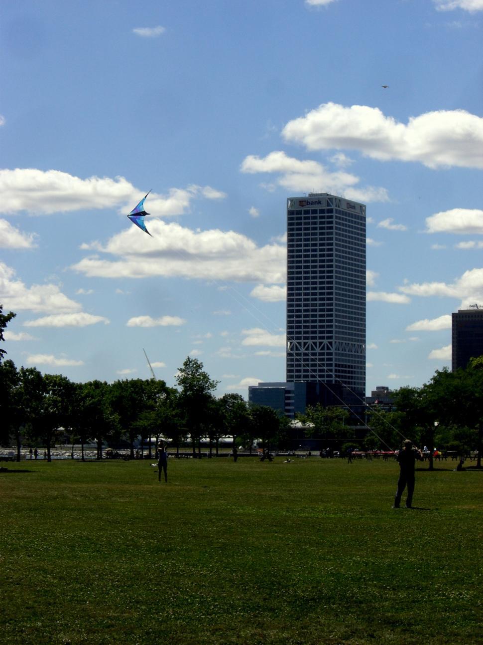Free Image of Kites over MKE 