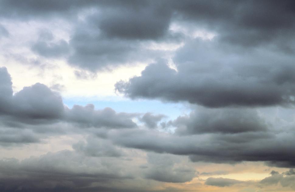 Free Image of Fluffy Clouds 