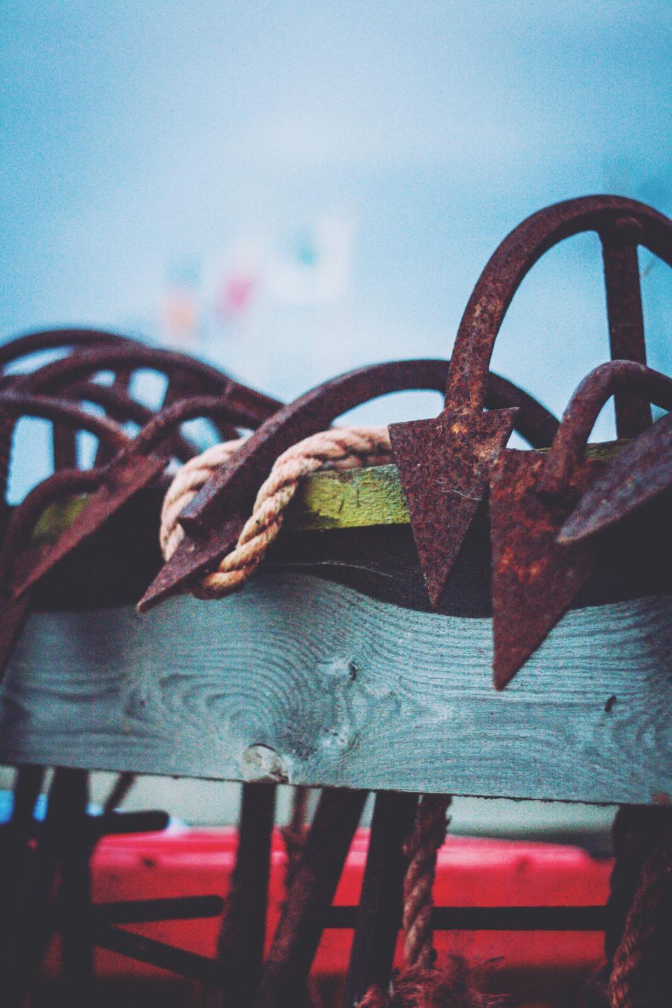 Free Image of Close Up of Wood With Rope 