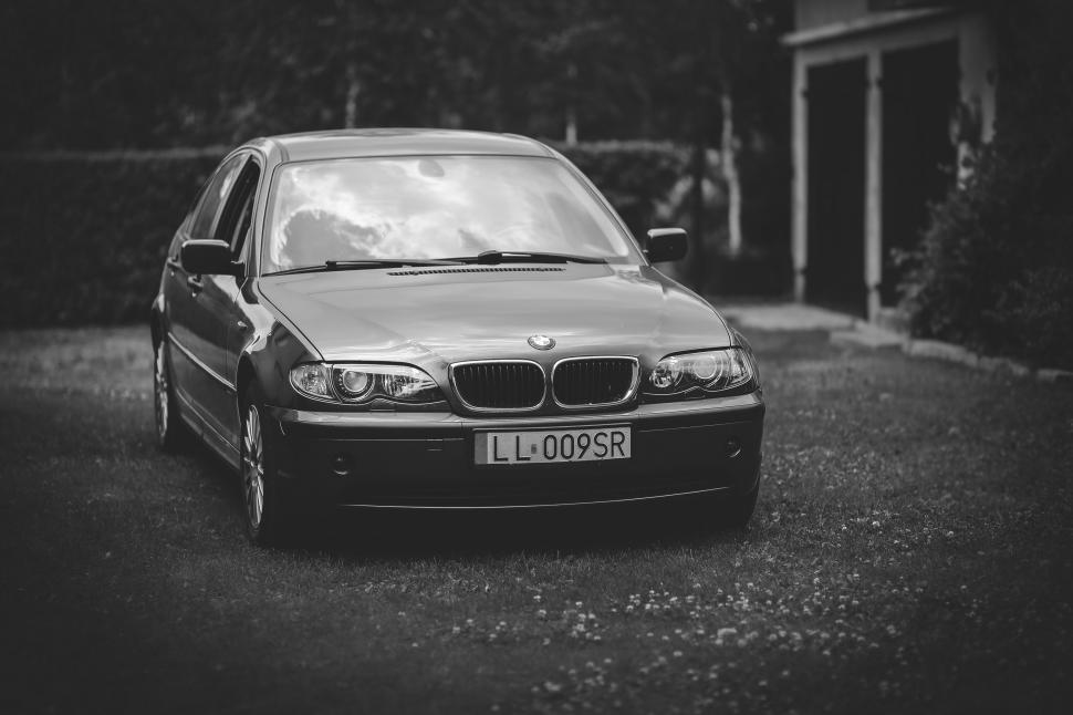 Free Image of Car Parked in Driveway 