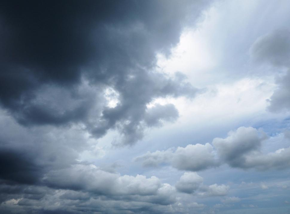 Free Image of Cloudy Skies  