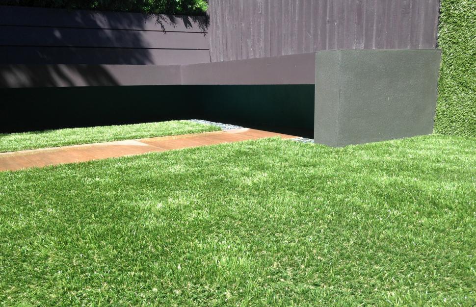 Free Image of Artificial grass in the garden  