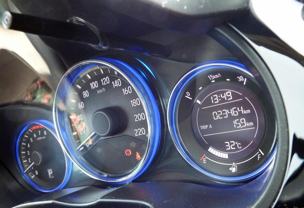 Free Image of Modern Car Dashboard  