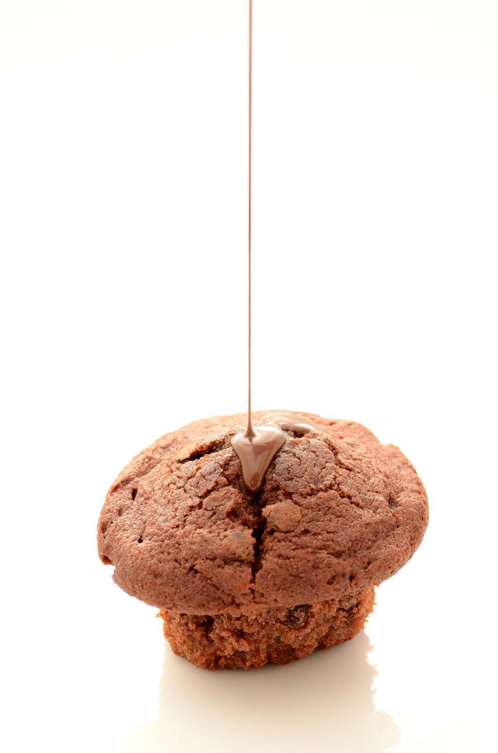 Free Image of Chocolate Chip Cookie With Chocolate Drizzle 