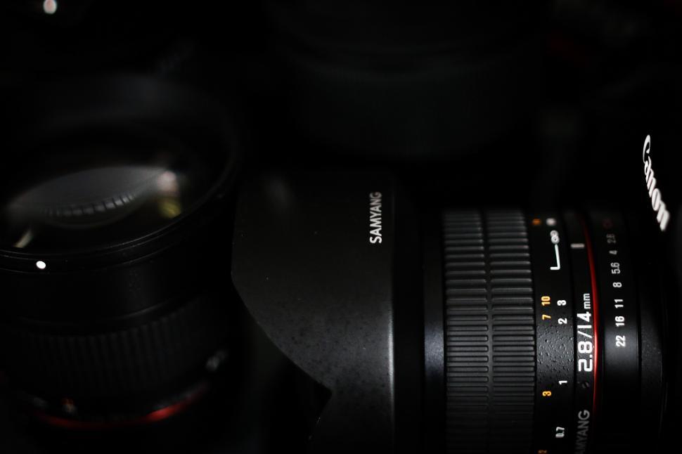 Free Image of Camera Lens on Table 