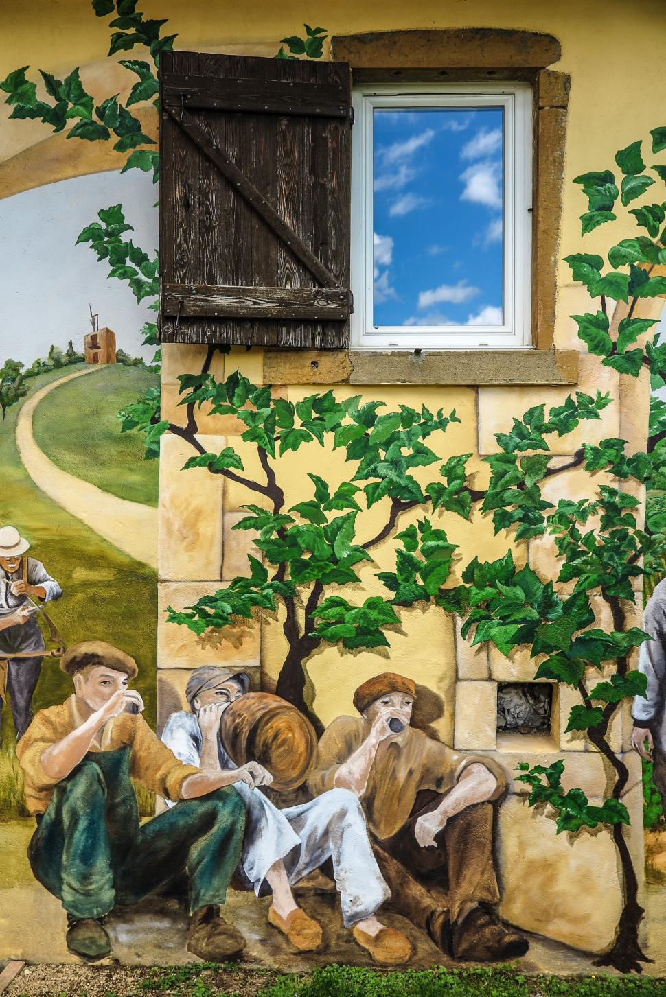 Free Image of Painted mural 