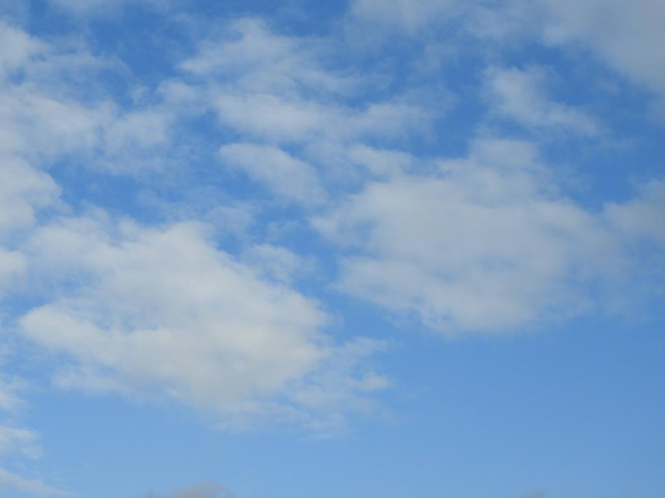 Free Image of Light white Clouds  