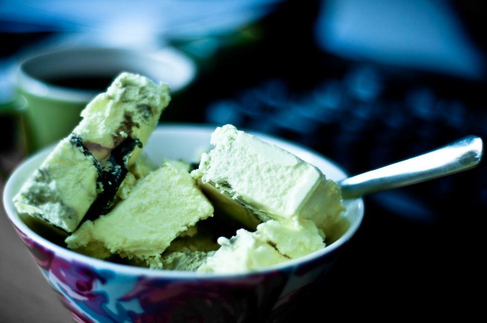 Free Image of Ice Cream Serving  