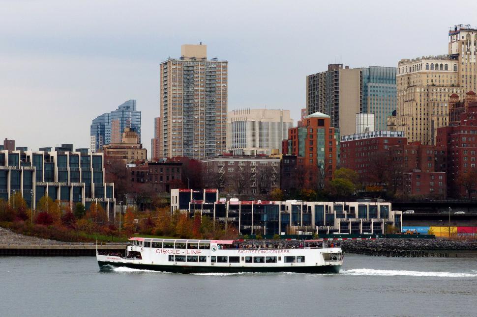 Free Image of Circle Line Sight Seeing Cruise Ship 